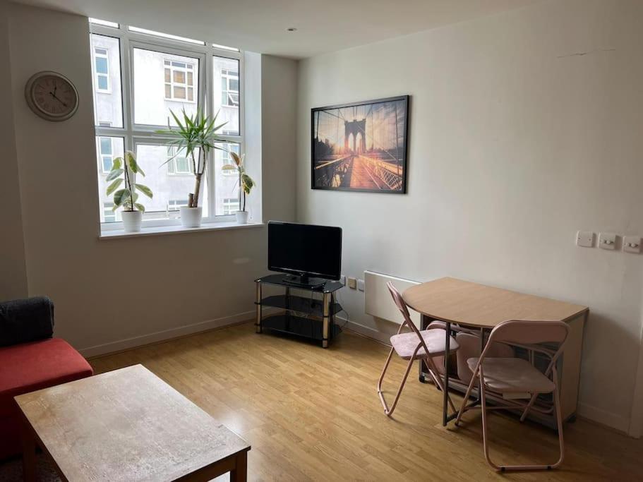 Stunning 2 Bed Flat! Centrally Located In London, Uk! מראה חיצוני תמונה