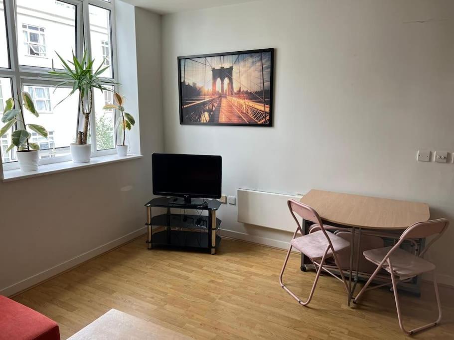 Stunning 2 Bed Flat! Centrally Located In London, Uk! מראה חיצוני תמונה